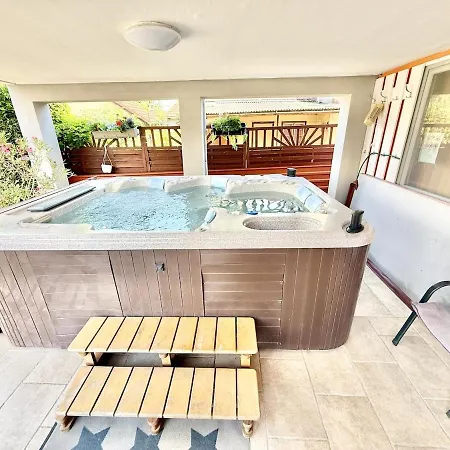 Lelle Udvar 3 Private Jacuzzi Ac Free Parking 아파트 발라톤엘
