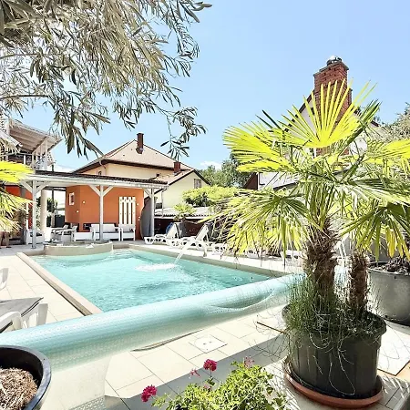 Lelle Udvar 3 Private Jacuzzi Ac Free Parking 아파트