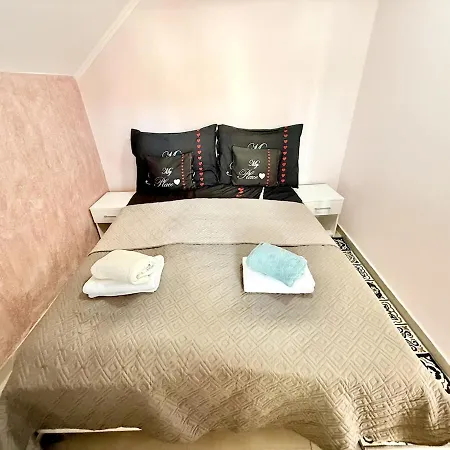 Lelle Udvar 3 Private Jacuzzi Ac Free Parking 아파트