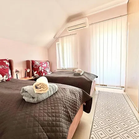 Lelle Udvar 3 Private Jacuzzi Ac Free Parking * 발라톤엘